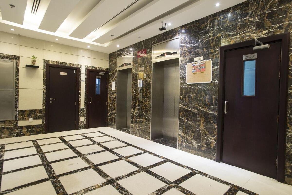 Homestay Escape Partition In Barsha 1 Near Moe Metro *