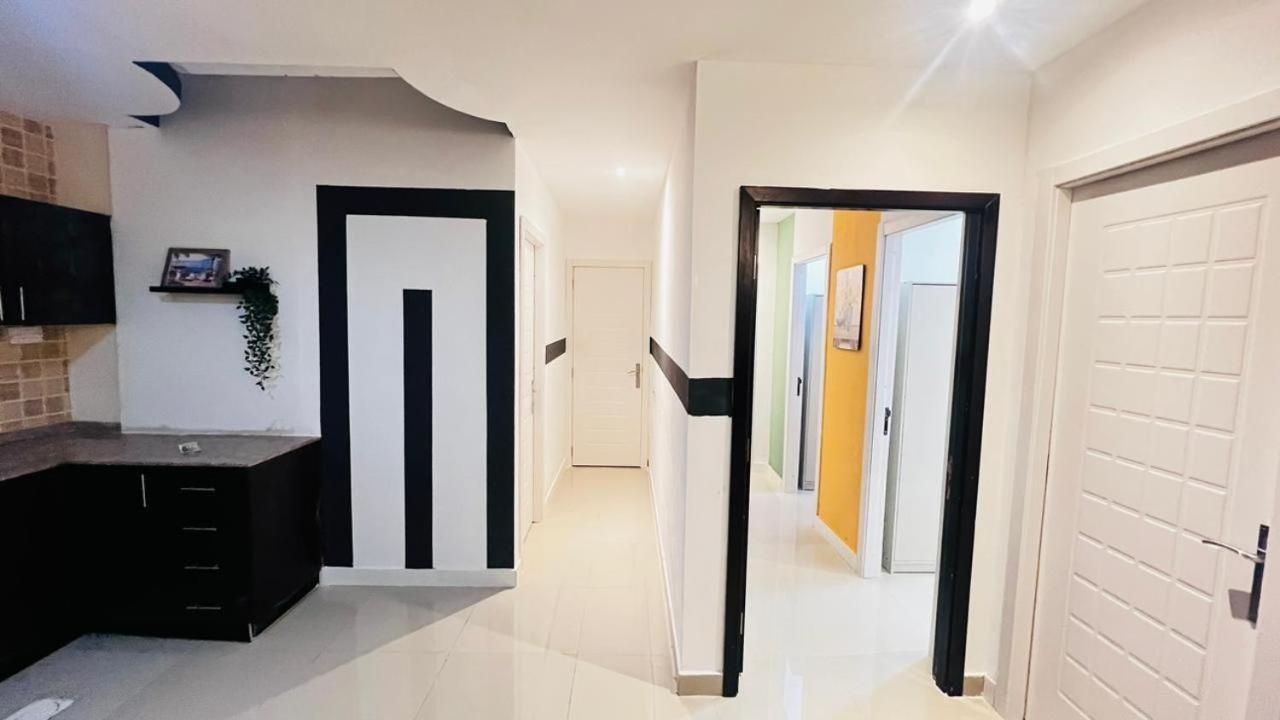 Escape Partition In Barsha 1 Near Moe Metro * Dubai