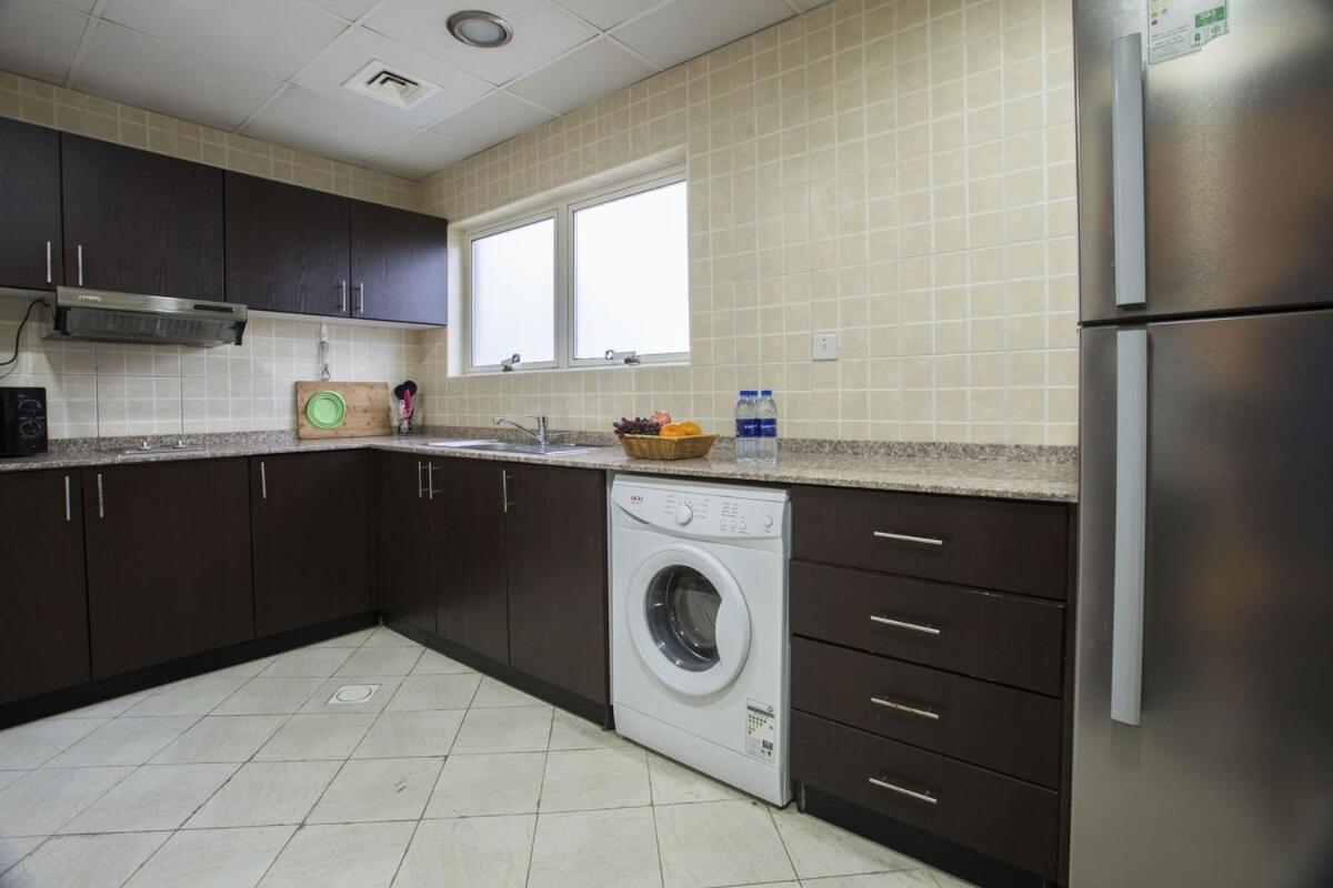 Escape Partition In Barsha 1 Near Moe Metro * Dubai